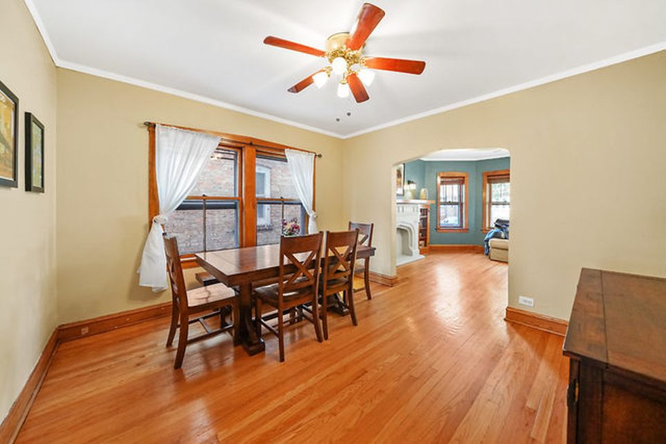 WESLEY AVE 239,900 3BDR 2BTH Single Family Berwyn IL Pre