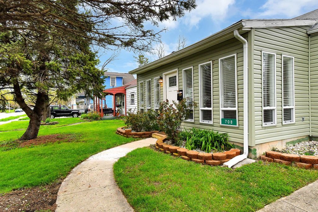 S WAVERLY ST 149,900 3BDR 2BTH Single Family Columbus OH Pre