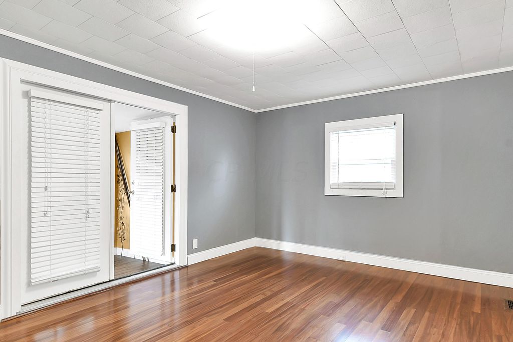 S WAVERLY ST 149,900 3BDR 2BTH Single Family Columbus OH Pre