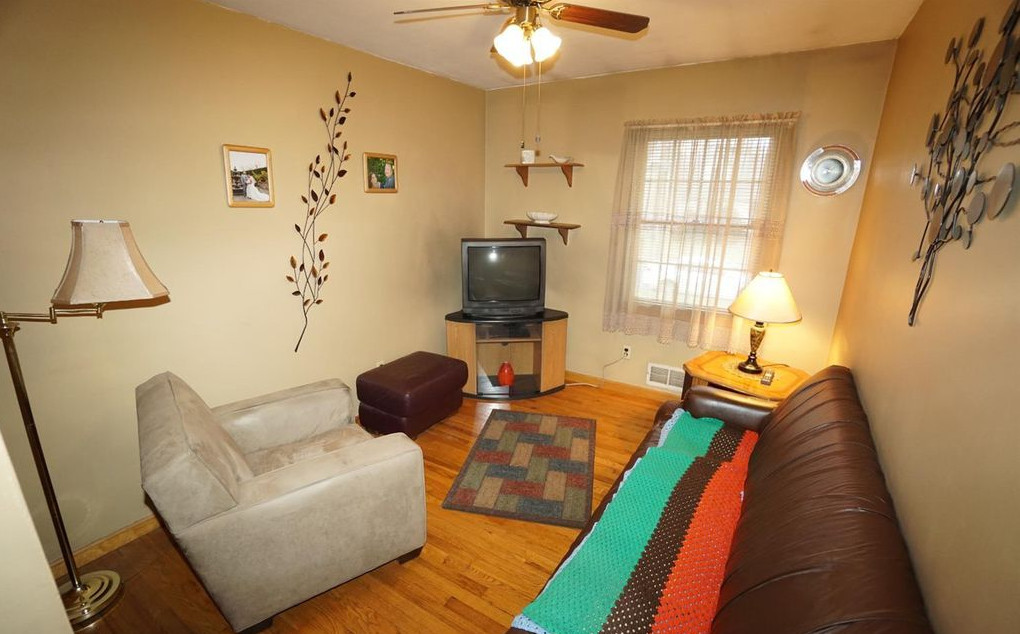 AMHERST AVE 285,000 3BDR 1BTH Single Family Colonia NJ Pre