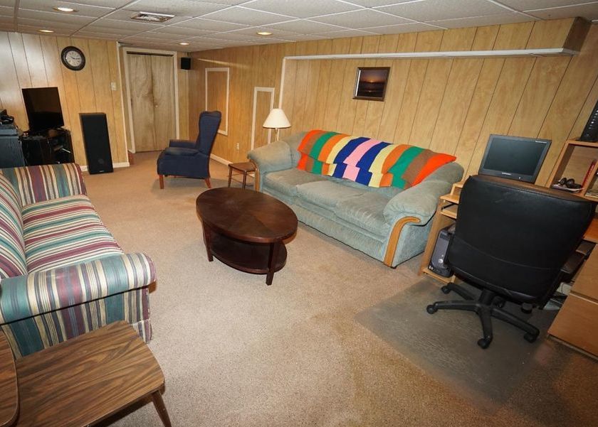 AMHERST AVE 285,000 3BDR 1BTH Single Family Colonia NJ Pre