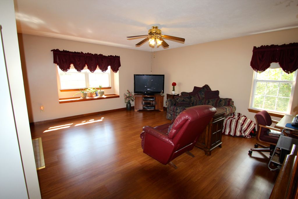 E DIXON ST 71,400 3BDR 1BTH Single Family Kokomo IN Pre