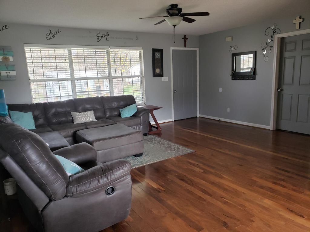 BIG SPRINGS RIDGE RD 198,000 3BDR 2BTH Single Family