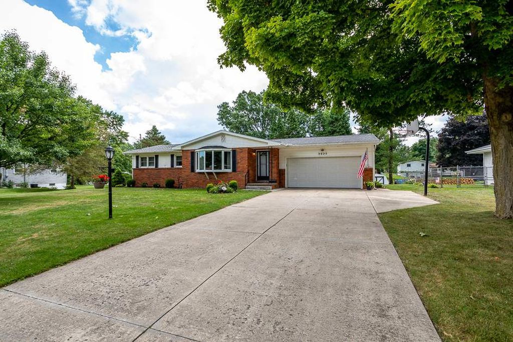 JOHN GLENN DR 176,700 3BDR 3BTH Single Family Jackson MI Pre