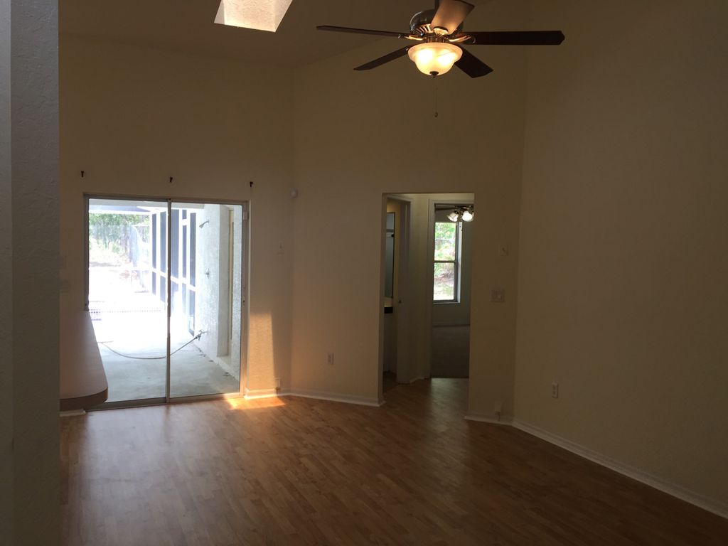 W BUCKSKIN DR 431,100 3BDR 2BTH Single Family Beverly Hills