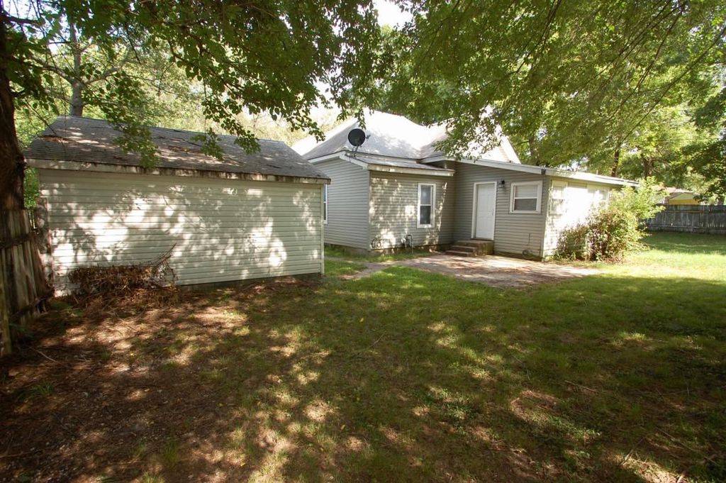 N NEWTON AVE 150,800 4BDR 2BTH Single Family Springfield MO
