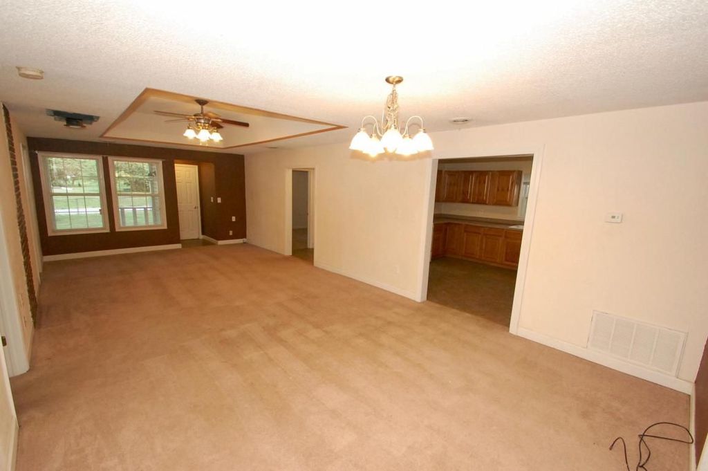 N NEWTON AVE 150,800 4BDR 2BTH Single Family Springfield MO