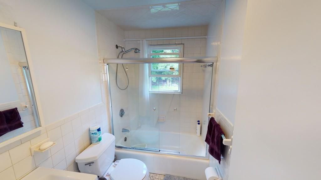 CHANDLER AVE 455,000 3BDR 2BTH Single Family Walpole MA Pre