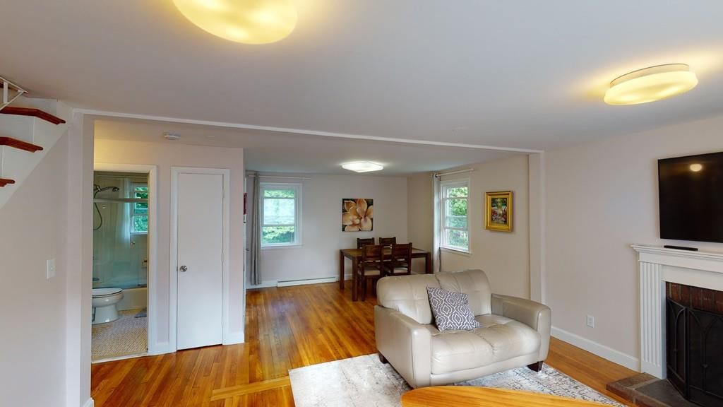 CHANDLER AVE 455,000 3BDR 2BTH Single Family Walpole MA Pre