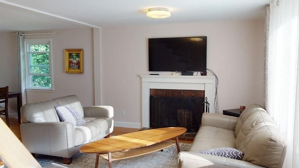 CHANDLER AVE 455,000 3BDR 2BTH Single Family Walpole MA Pre