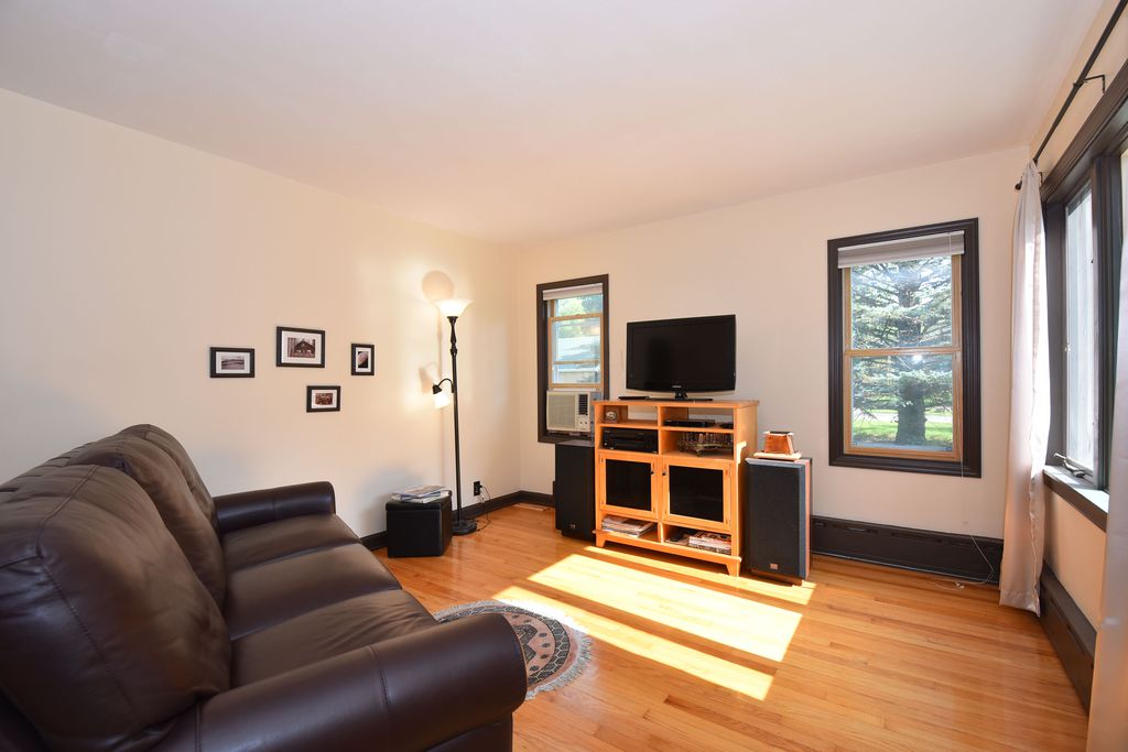 S MOORLAND RD 313,800 3BDR 2BTH Single Family New Berlin WI