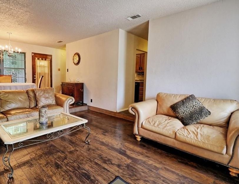 OAK CREEK DR 57,200 3BDR 2BTH Single Family Hutchins TX