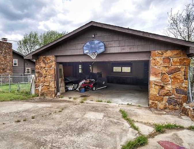 LYNN RD 190,000 4BDR 3BTH Single Family Pawhuska OK Short
