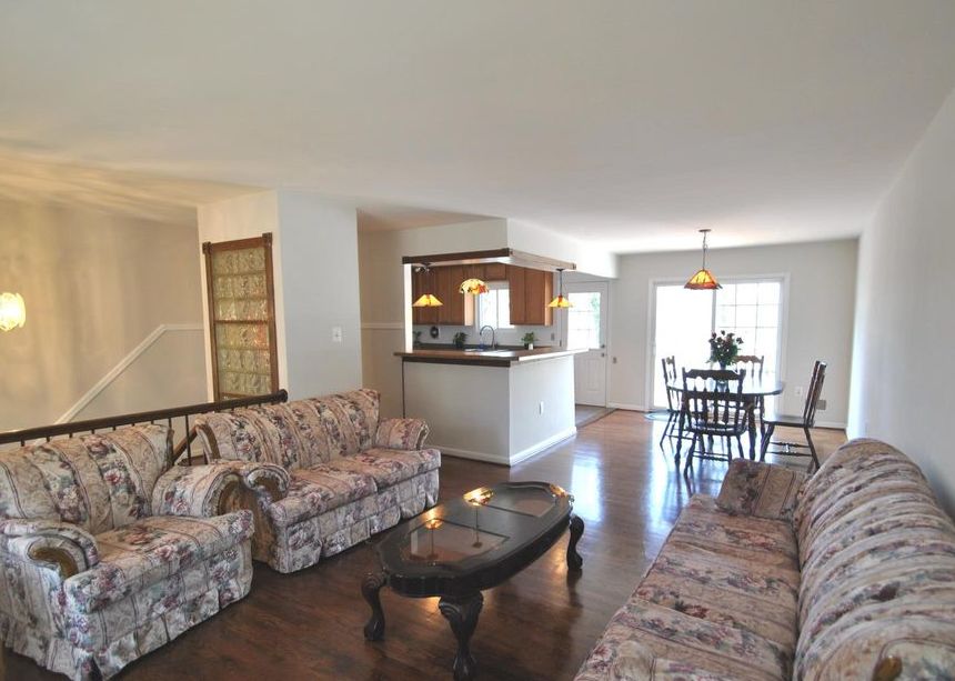 WAKEFIELD CHAPEL RD 601,940 4BDR 3BTH Single Family