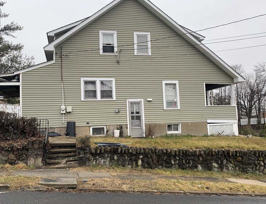 GIDNEY AVE 215,000 3BDR 1BTH Single Family Newburgh NY Short