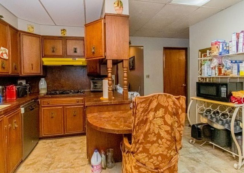 LELAND AVE 128,800 4BDR 3BTH Single Family Plainfield NJ