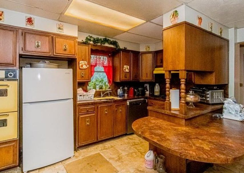 LELAND AVE 128,800 4BDR 3BTH Single Family Plainfield NJ