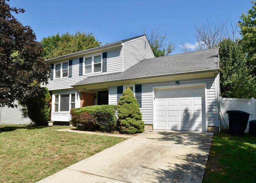 QUAIL HOLLOW DR - $214,900 - 4BDR - 2BTH - Single Family - Dover DE