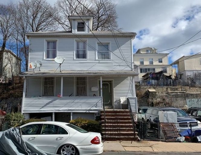 HYGEIA PL 72,000 4BDR 3BTH MultiFamily Staten Island NY